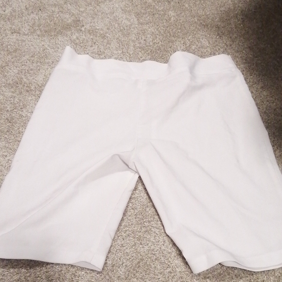 white dress shorts - Picture 3 of 3